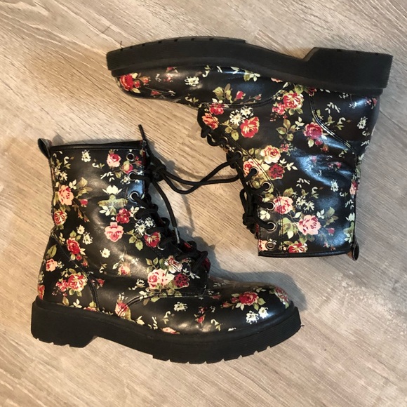 BONGO Shoes - BONGO floral combat boots
